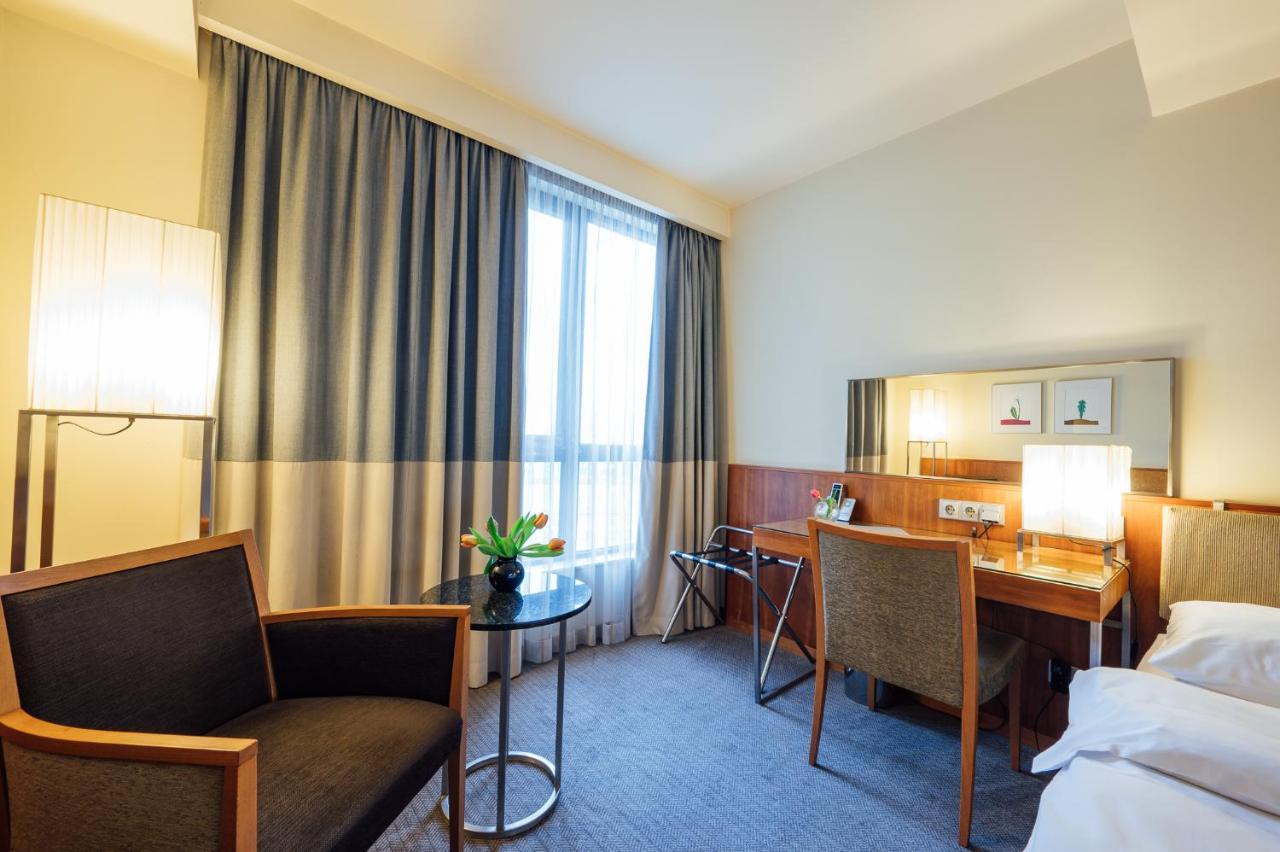 Peakture Hotel Bucharest Luaran gambar