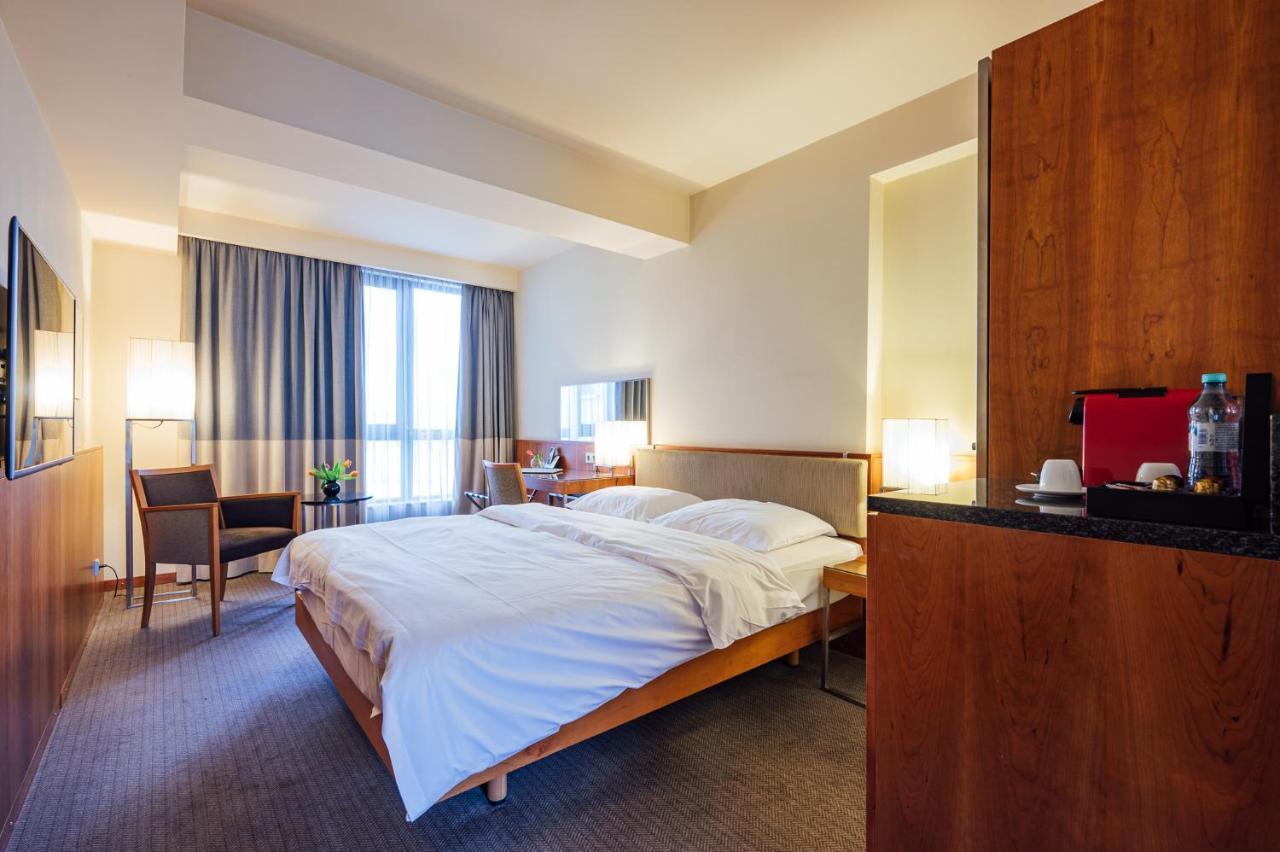 Peakture Hotel Bucharest Luaran gambar