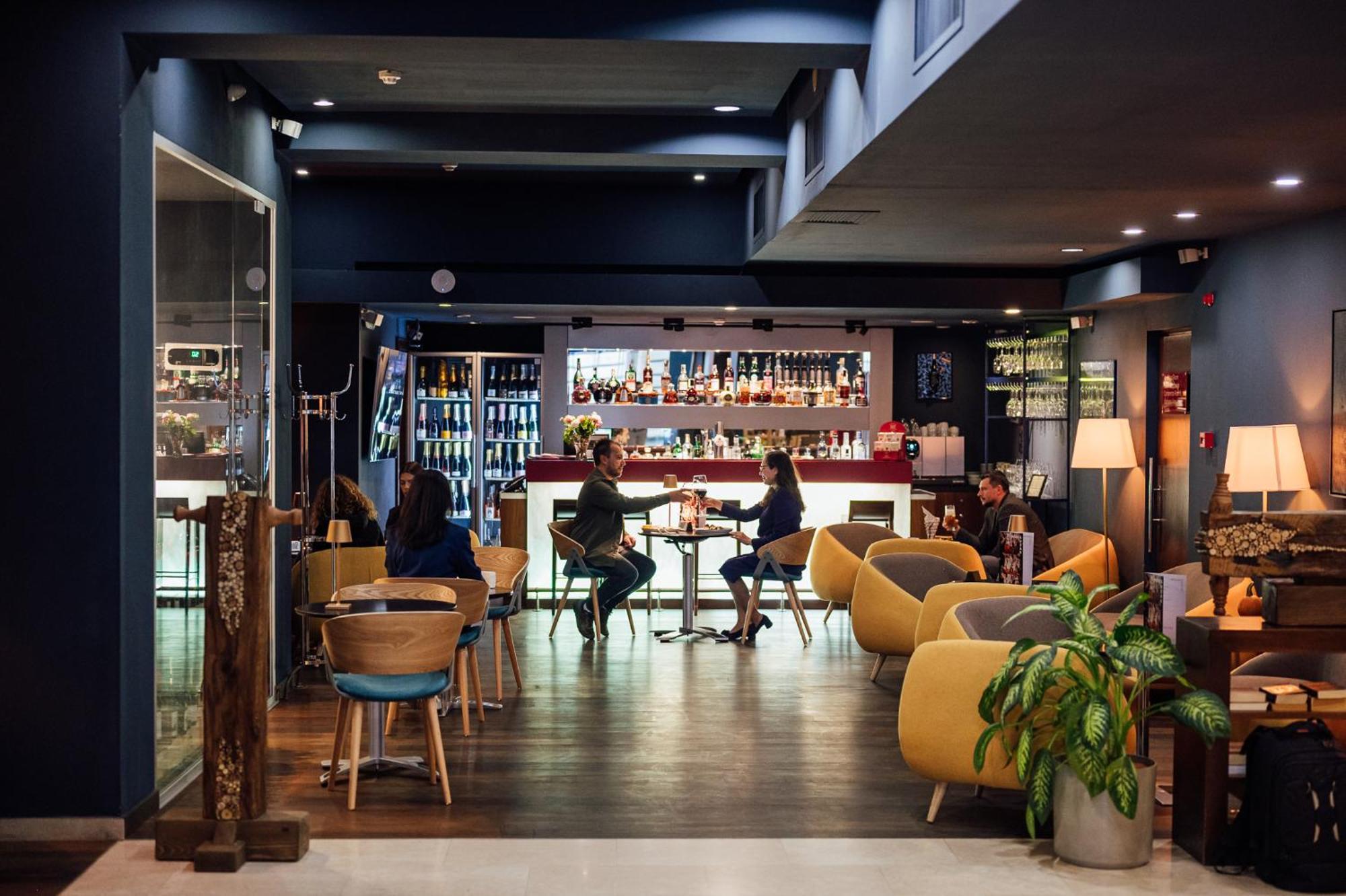 Peakture Hotel Bucharest Luaran gambar