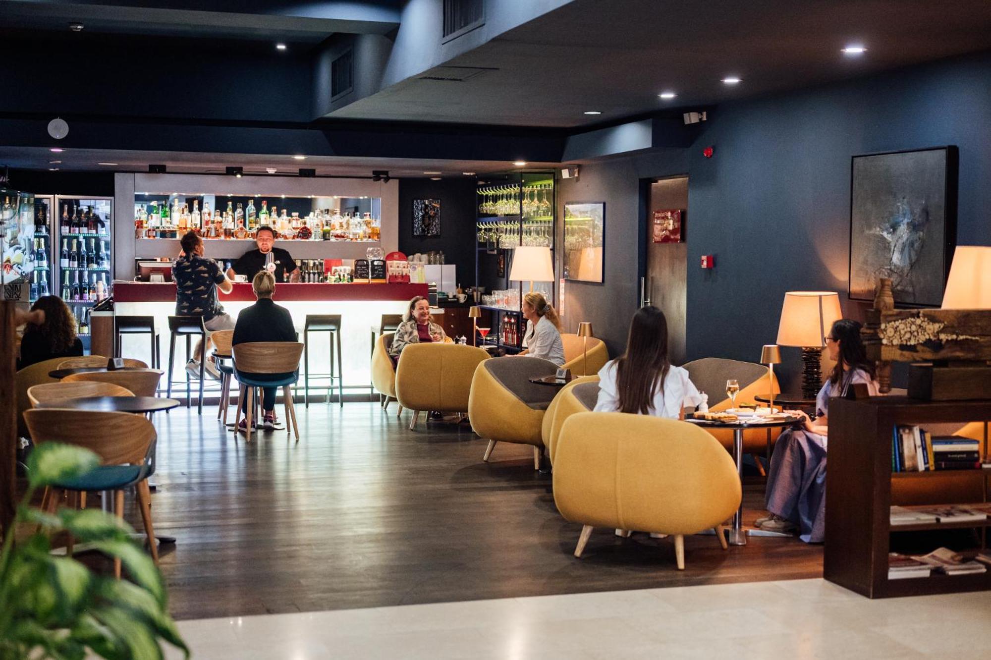 Peakture Hotel Bucharest Luaran gambar